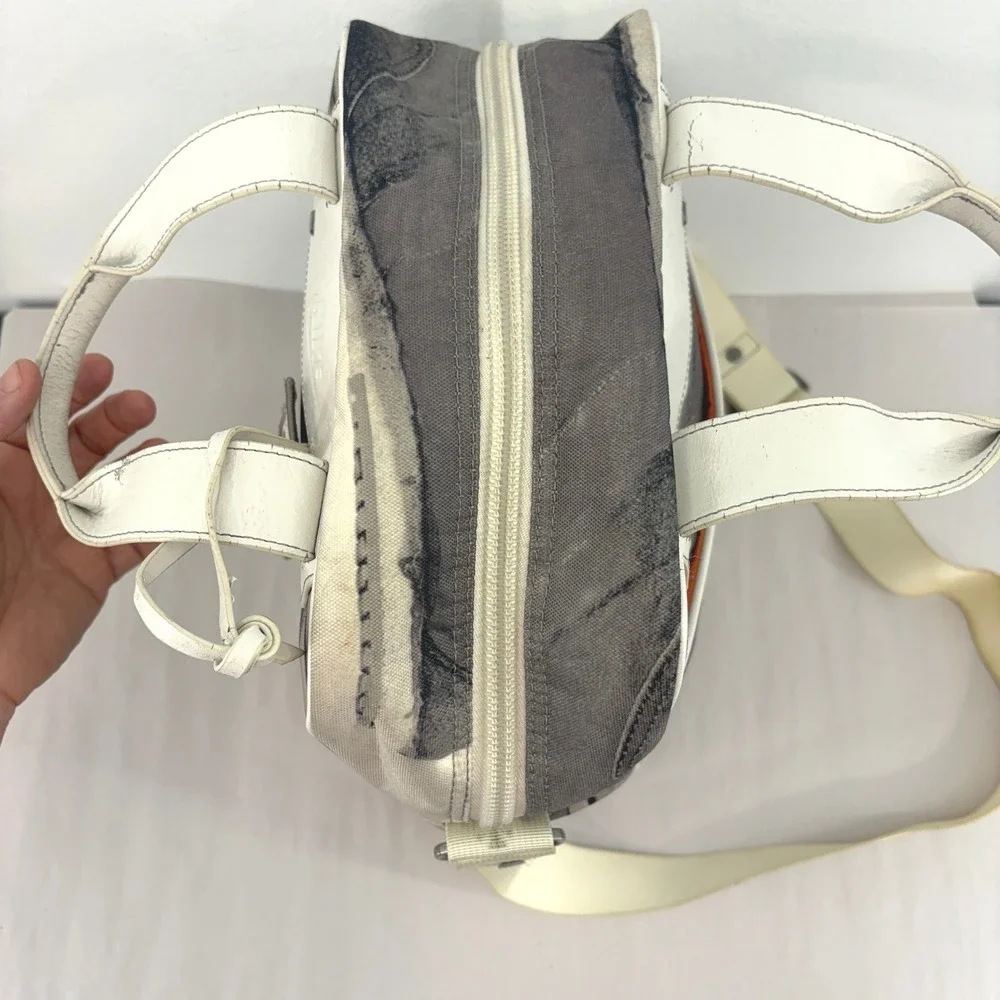 Vintage Nike Sportswear Messenger Bag Grey White Graphic Sneaker Retro Crossbody